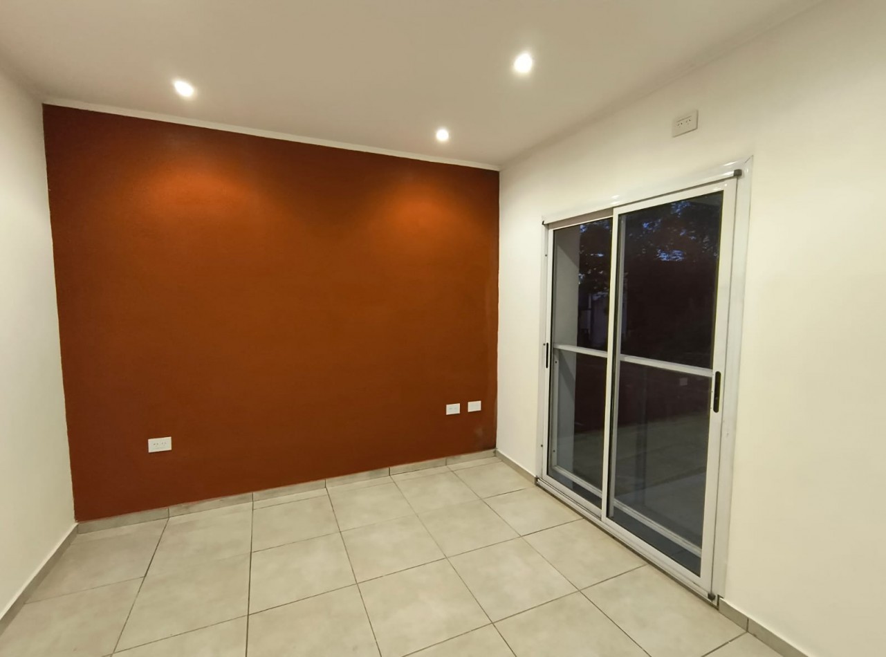 DUPLEX 3 AMB. C/ PATIO Y ENTRADA VEHICULO