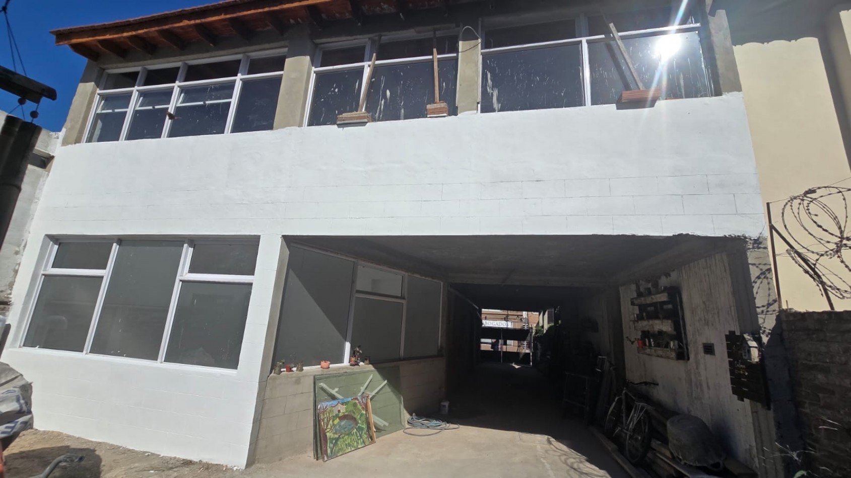 CASA 4 AMB. GARAGE Y DOS LOCALES