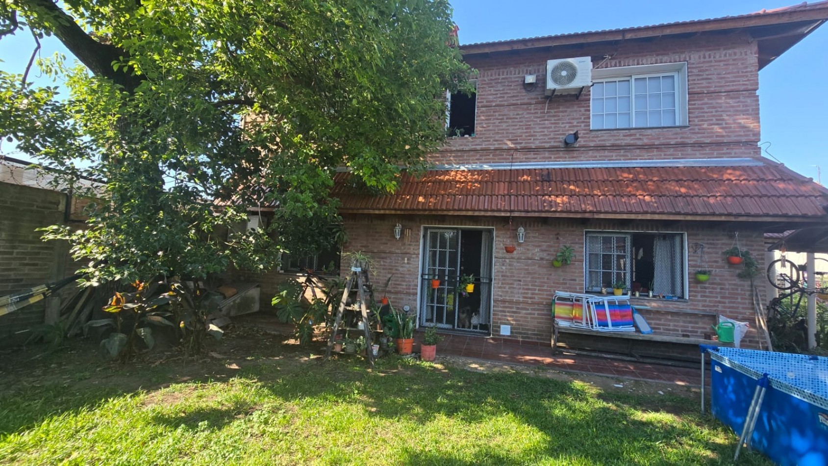 CASA 4 AMB. GARAGE Y DOS LOCALES