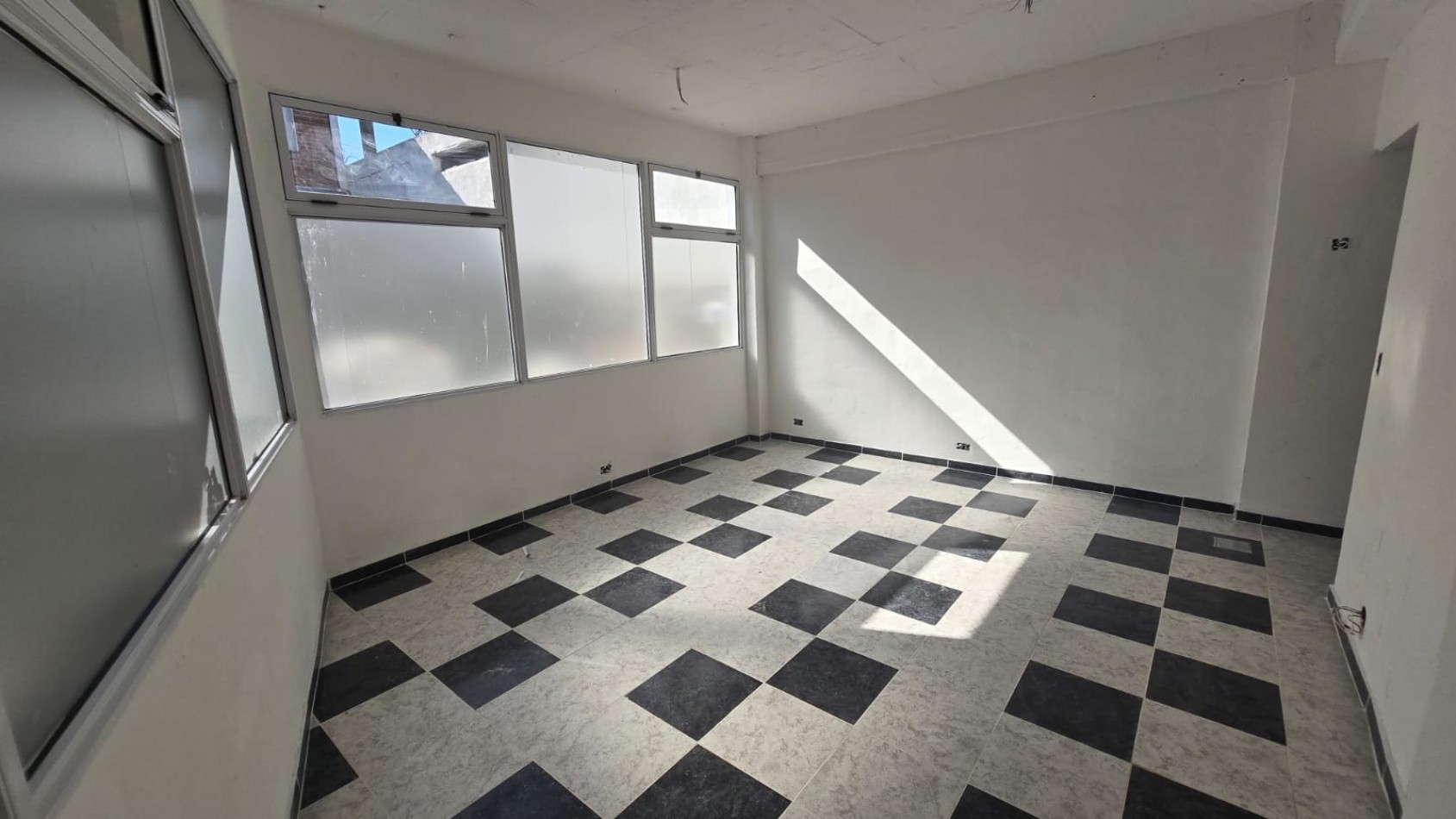 LOCAL 70 M2