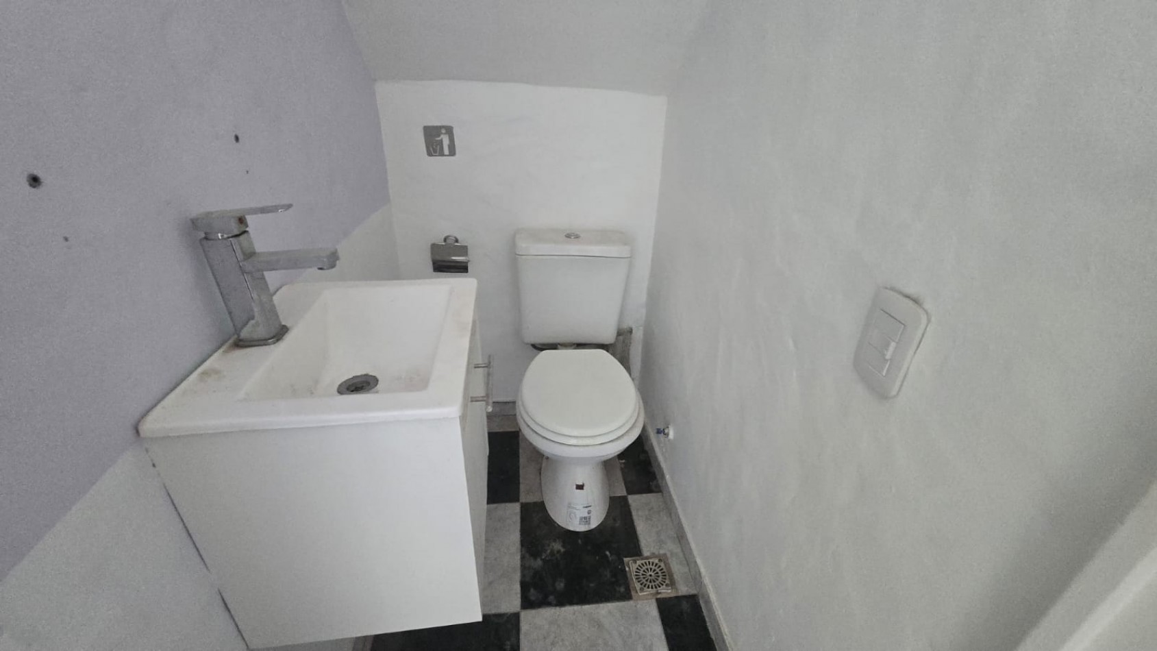 LOCAL 70 M2