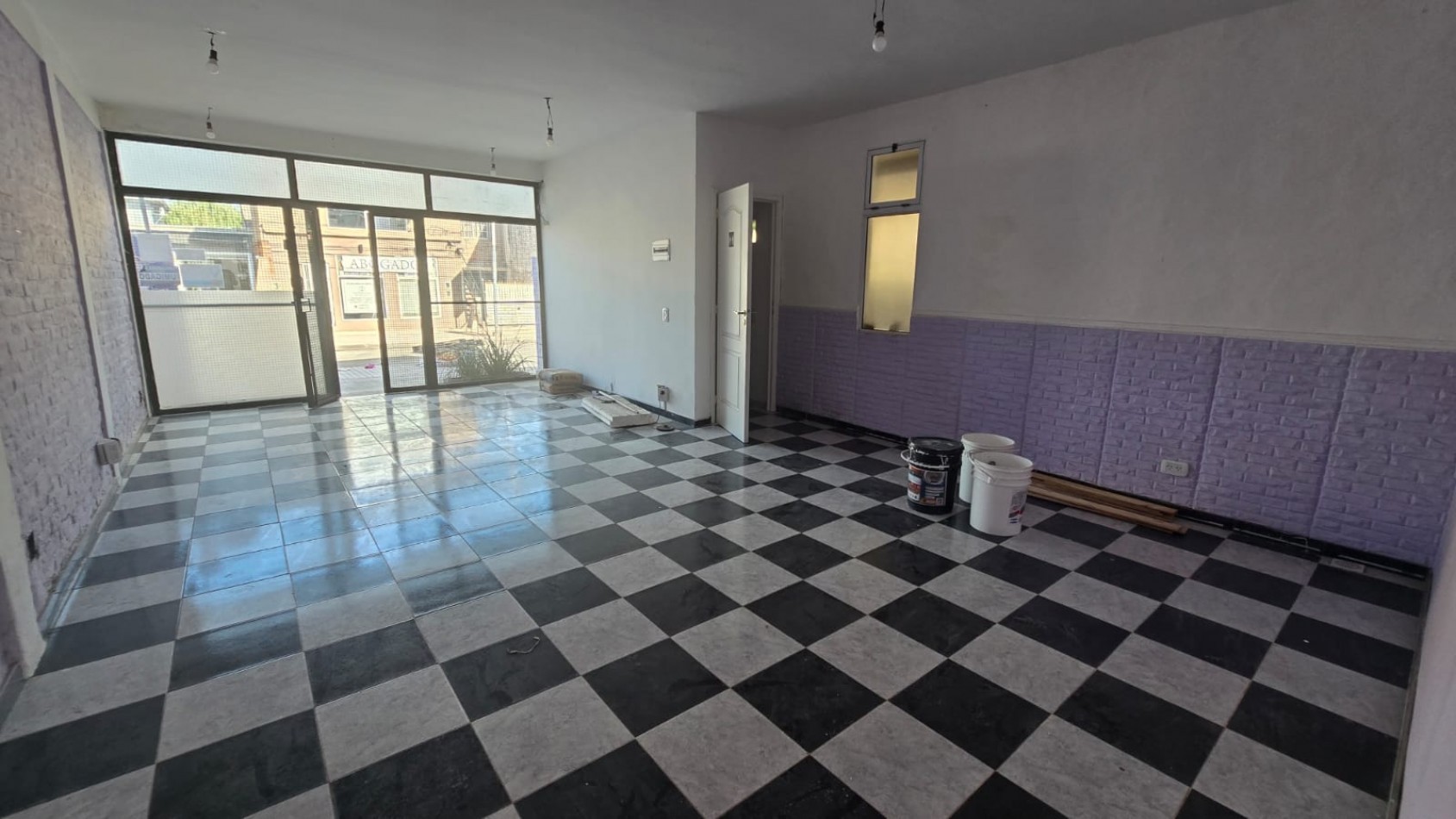 LOCAL 70 M2