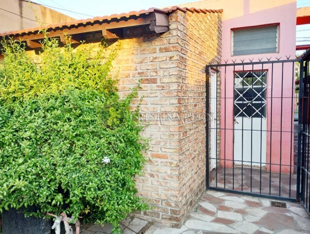 CASA AMERICANA  3 AMB. c/ PATIO Y COCHERA