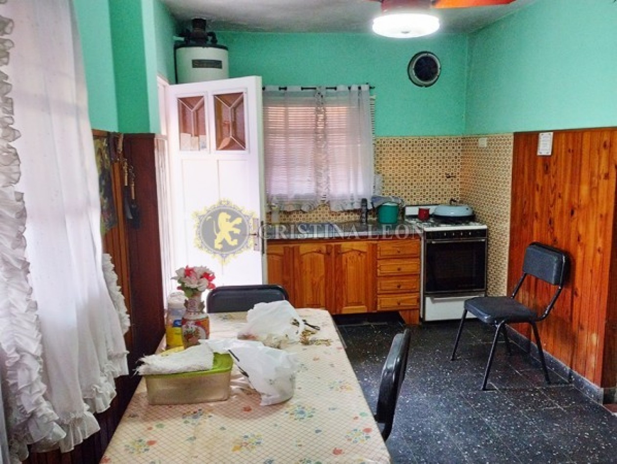 CASA AMERICANA  3 AMB. c/ PATIO Y COCHERA
