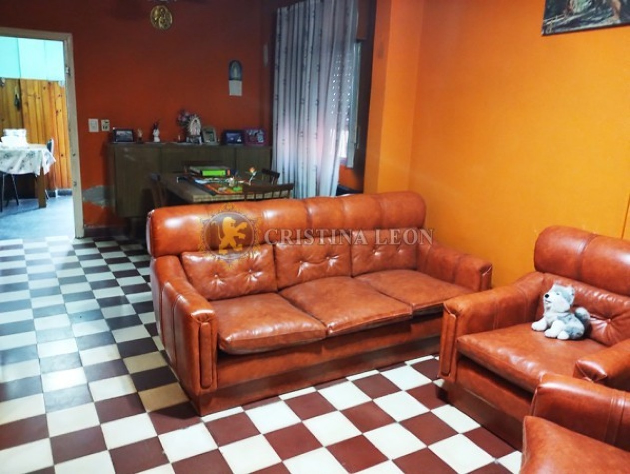 CASA AMERICANA  3 AMB. c/ PATIO Y COCHERA