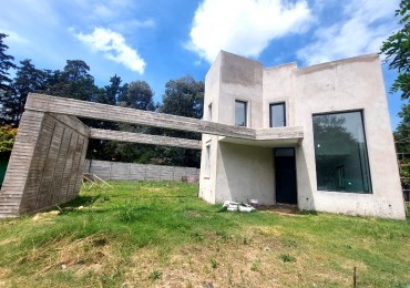 CASA 4 AMB. DOS PLANTAS EN CONSTRUCCION (BARRIO CERRADO MAGNA)