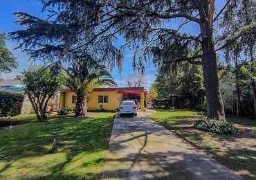 CASA 5 AMB. QUINCHO/ DEPENDENCIA DE SERVICIO/ PARQUE Y PILETA
