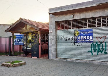 CASA AMERICANA  3 AMB. C/ LOCAL  Y P.H AL FONDO