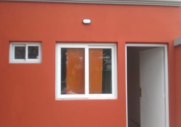 DEPARTAMENTO 2 AMBIENTES PLANTA BAJA   C/ PATIO Y PARRILLA