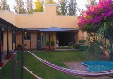 CASA AMERICANA 4 AMB.C/PARQUE Y GARAGE