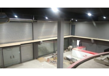 LOCAL 380 M2. C/ ENTREPISO / 2 GALPONES / ENTRADA DE CAMIONES/ LOTE 700 M2. 