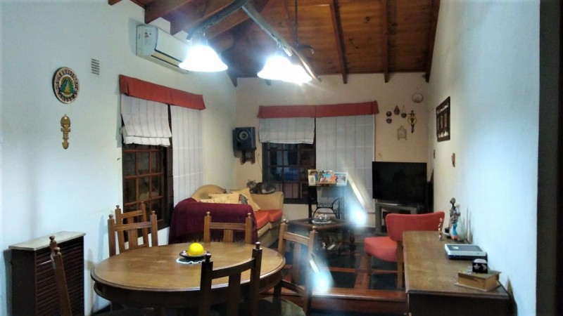 EXCELENTE TRIPLEX 4 AMB. GARAGE/ QUINCHO Y TERRAZA