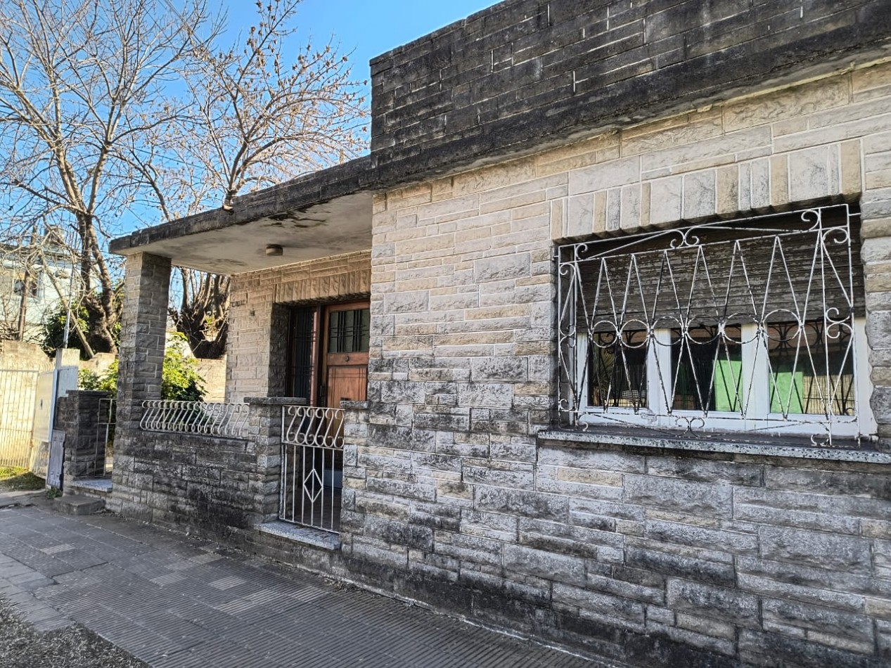 CASA 3 AMB. C/ ENTRADA DE AUTO