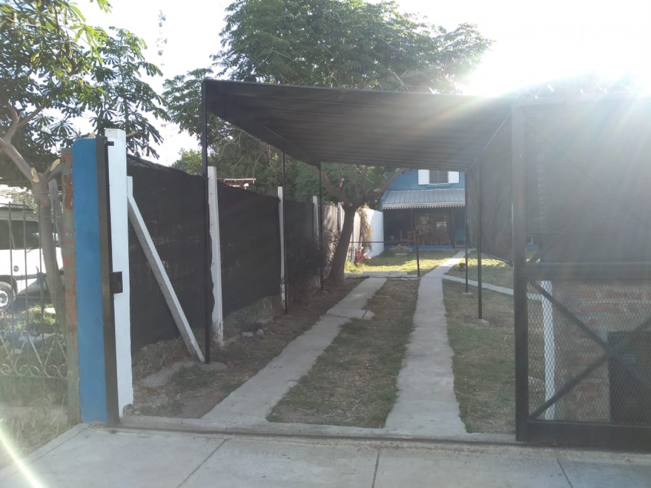 CASA DE 4 AMB.CON PARQUE Y ENTRADA P/ VARIOS AUTOS