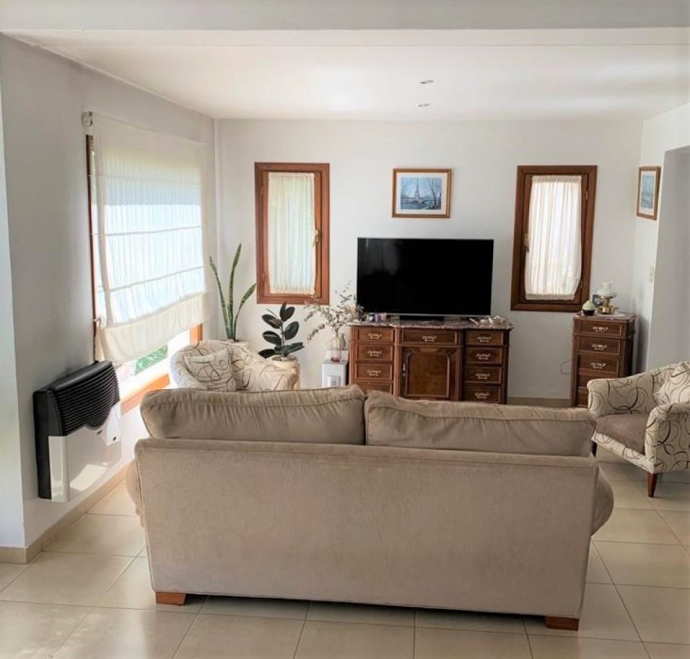 CASA 4 AMB. C/PISCINA Y PARQUE (COUNTRY CLUB ARANJUEZ) ESCOBAR