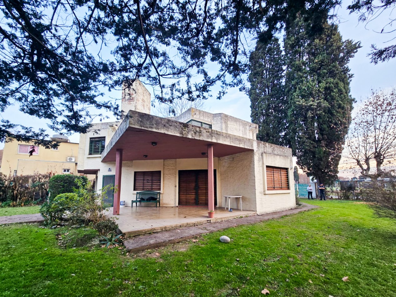 CASA 4 AMB C/ PARQUE Y PISCINA