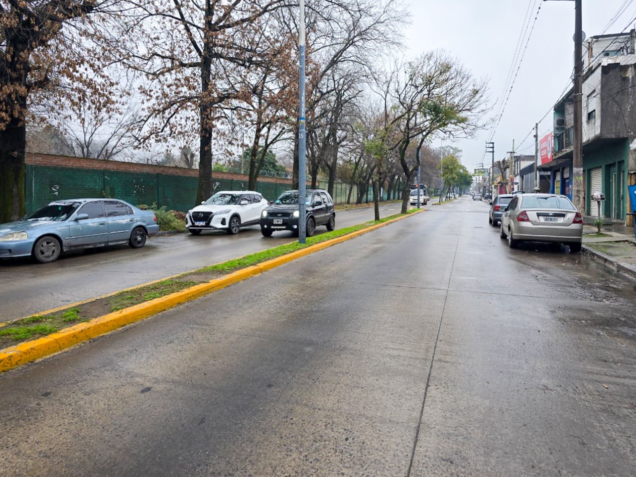 CASA 3 AMB CON GARAGE Y DOS LOCALES 