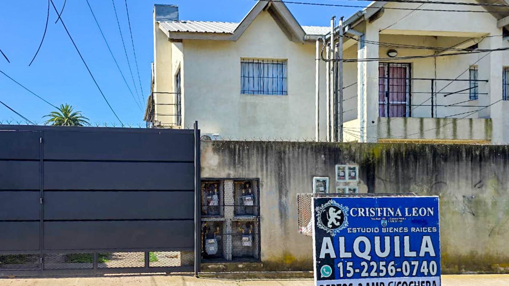 DPTO 4 AMBIENTES AMPLIO CON JARDIN Y COCHERA