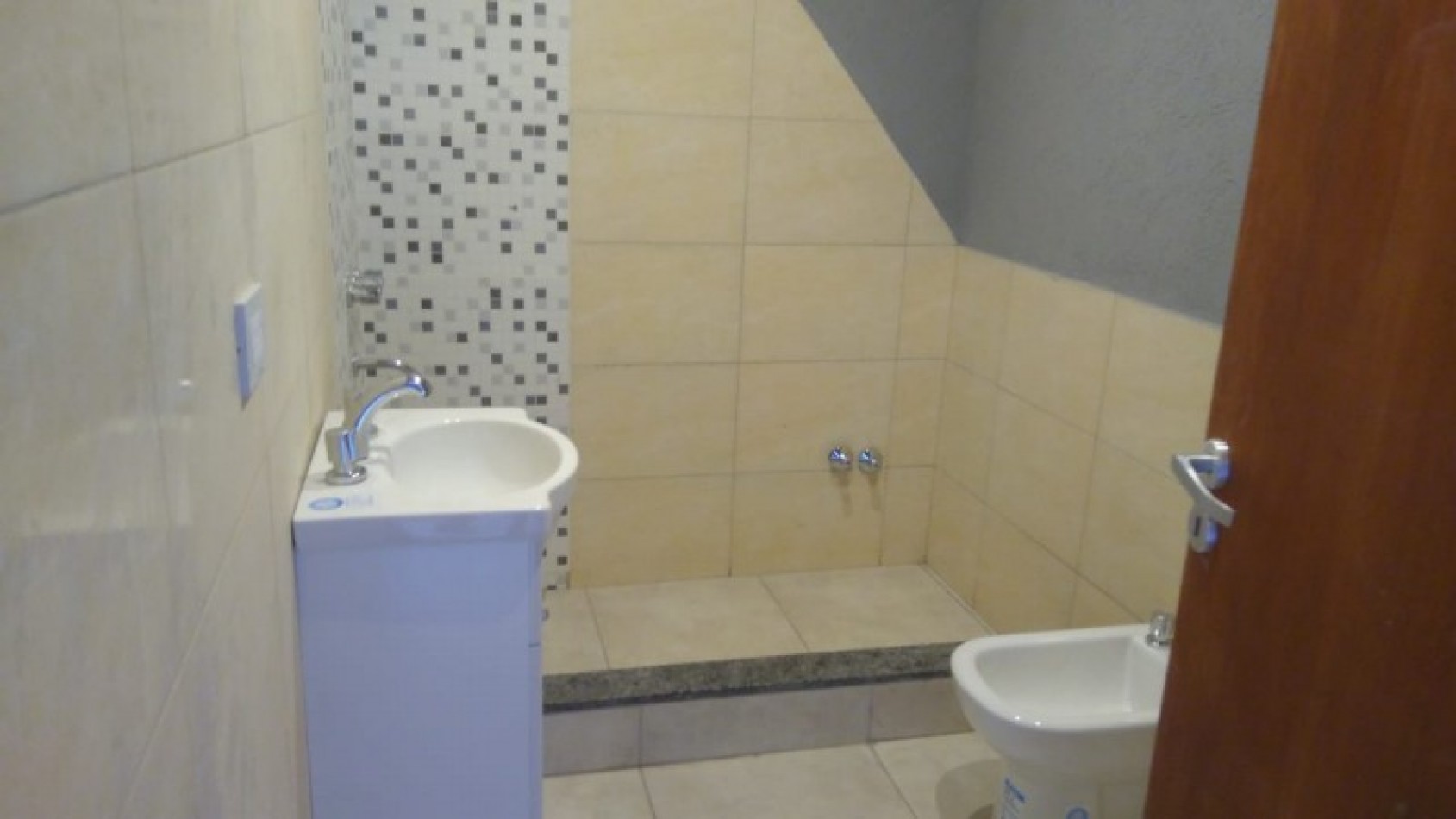 DUPLEX 3 AMB. PATIO Y COCHERA 