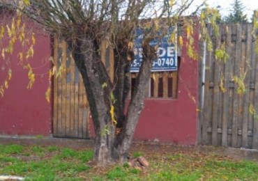 PROPIEDAD DE 3 AMB. A REFACCIONAR C/ ENTRADA VEHICULO / FONDO LIBRE