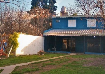CASA DE 4 AMB.CON PARQUE Y ENTRADA P/ VARIOS AUTOS