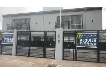 DUPLEX DE 3 AMB. C/ ENTRADA DE AUTO Y PATIO